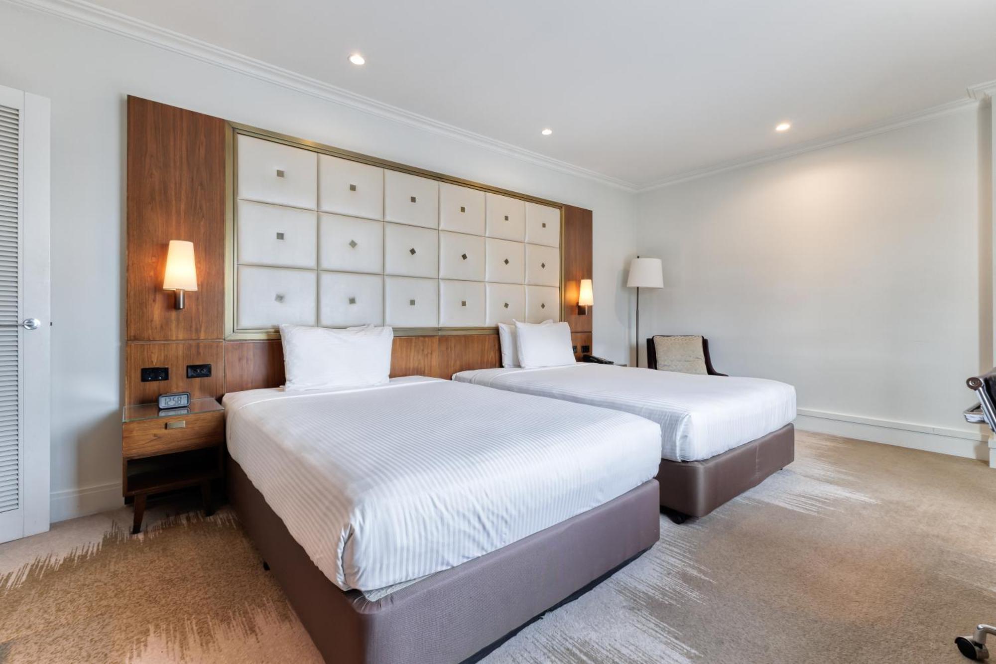 โรงแรมอโมร่า แจมิสัน ซิดนีย์ ภายนอก รูปภาพ A guest room at the Hilton Garden Inn